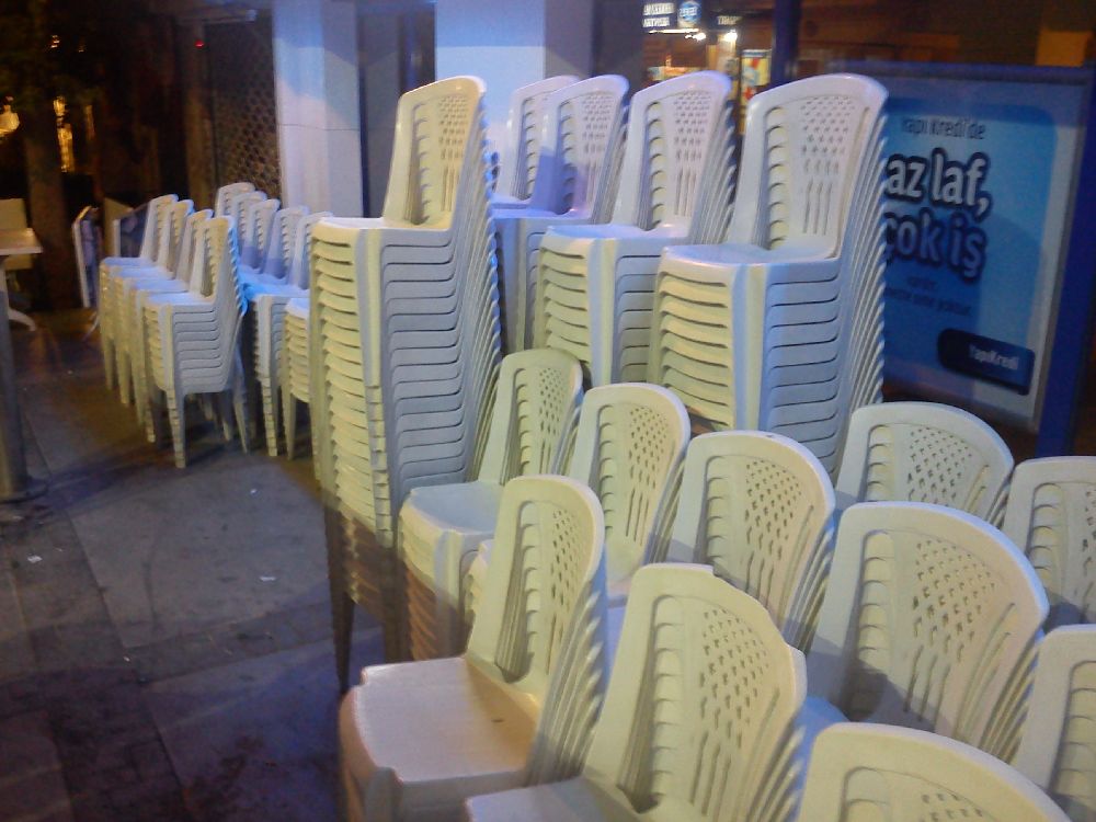 Masa ve Sandalyeler Kiralk zmir de Plastik Masa Sandalye Kiralama ,Giydirme