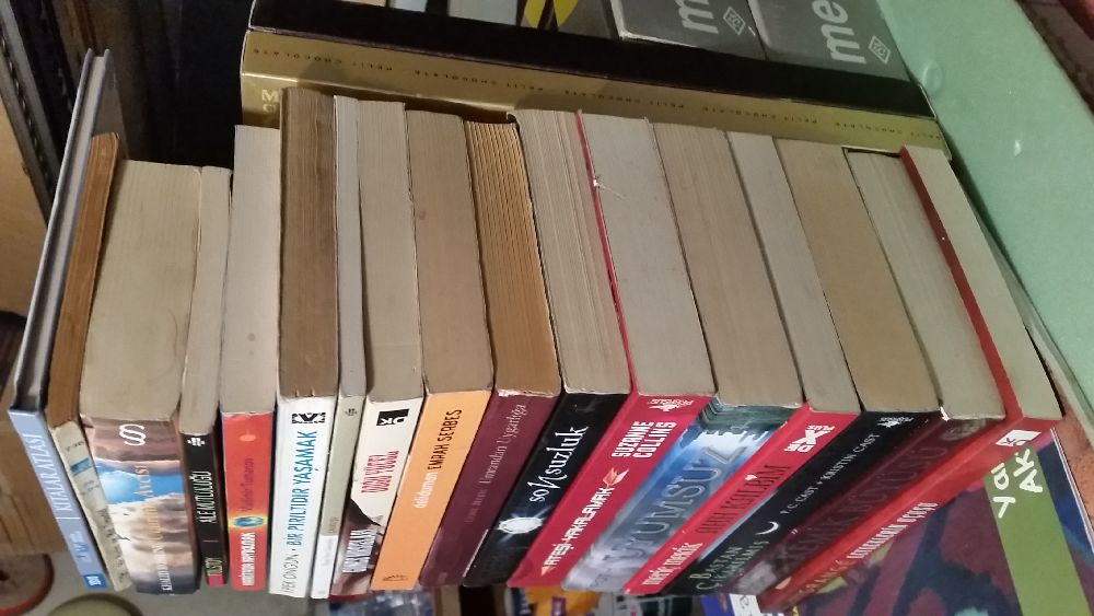 Toptan Kitaplar Gncel popler genel kitaplar Satlk 32 adet kaliteli  kitap 150 tl