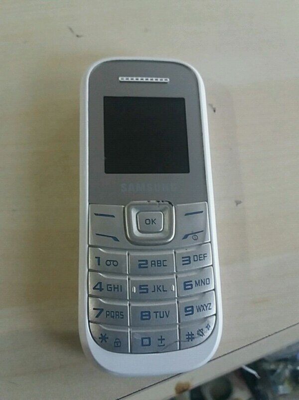 Cep Telefonu Satlk Samsung Gt 1205 kamerasz asker telefonu