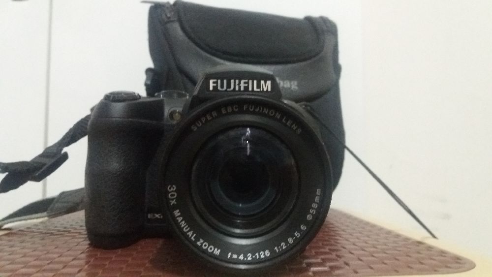 Digital Fotograf Makinalar Fuji Fujflm Satlk Finepix Hs25 Lcd Ekran Djtal Fotoraf Makinesi.