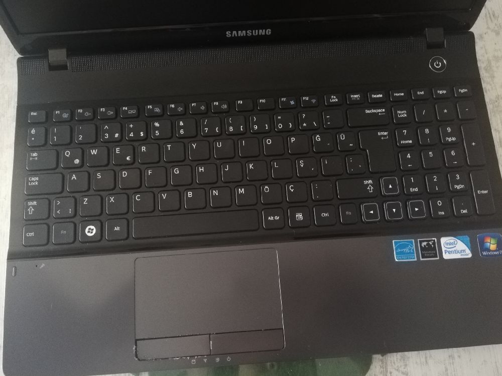 Diz st Samsung Satlk Temiz Laptop Arayanlara