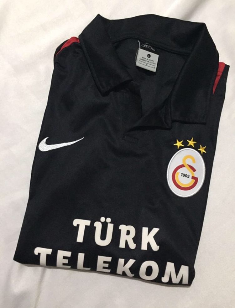 Takm Formalar Nike Satlk Galatasaray forma (aklamay okuyun)
