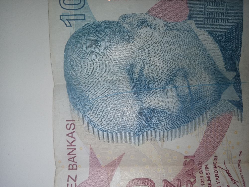 Paralar Turkiye 100 tl Satlk Ataturk uzerinde cizik vardir