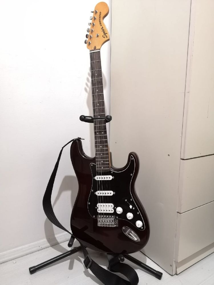 Gitar Fender Elektro Gitar Satlk Squier Classic Vibe 70s Stratocaster Hss Walnut