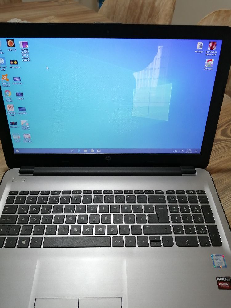 Diz st Laptop Satlk Hp 15-Ay100Nt X9Z21Ea i5-7200U 4 Gb 1 Tb Radeon R5