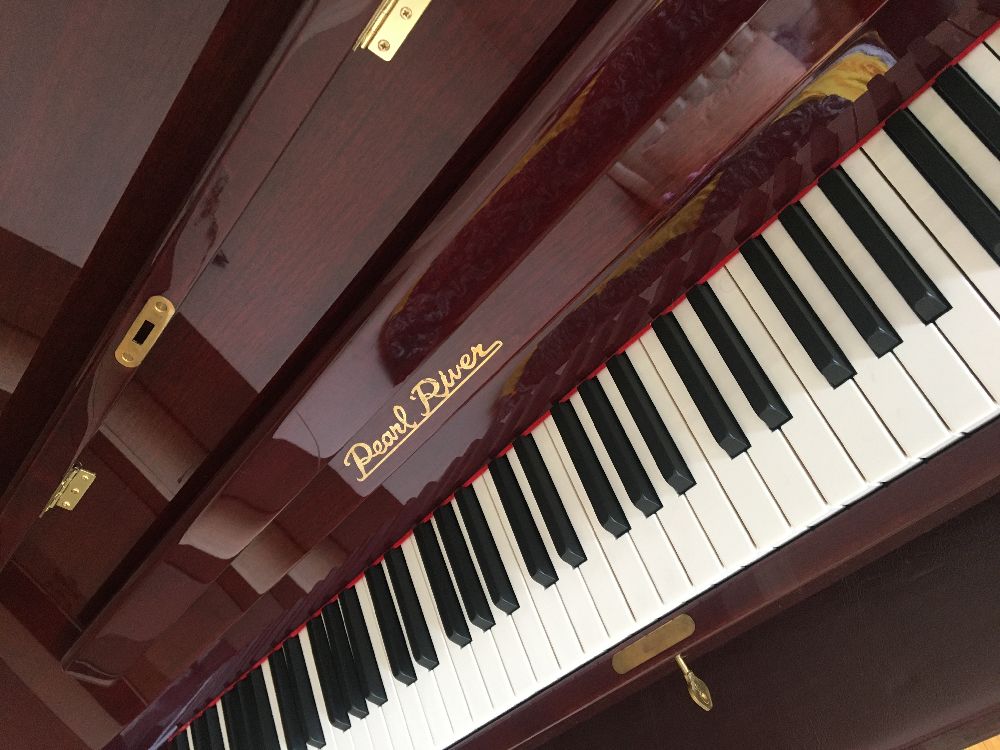 Piyano Pearl River Duvar tipi Satlk 3 ayakl, az kullanlmtr.