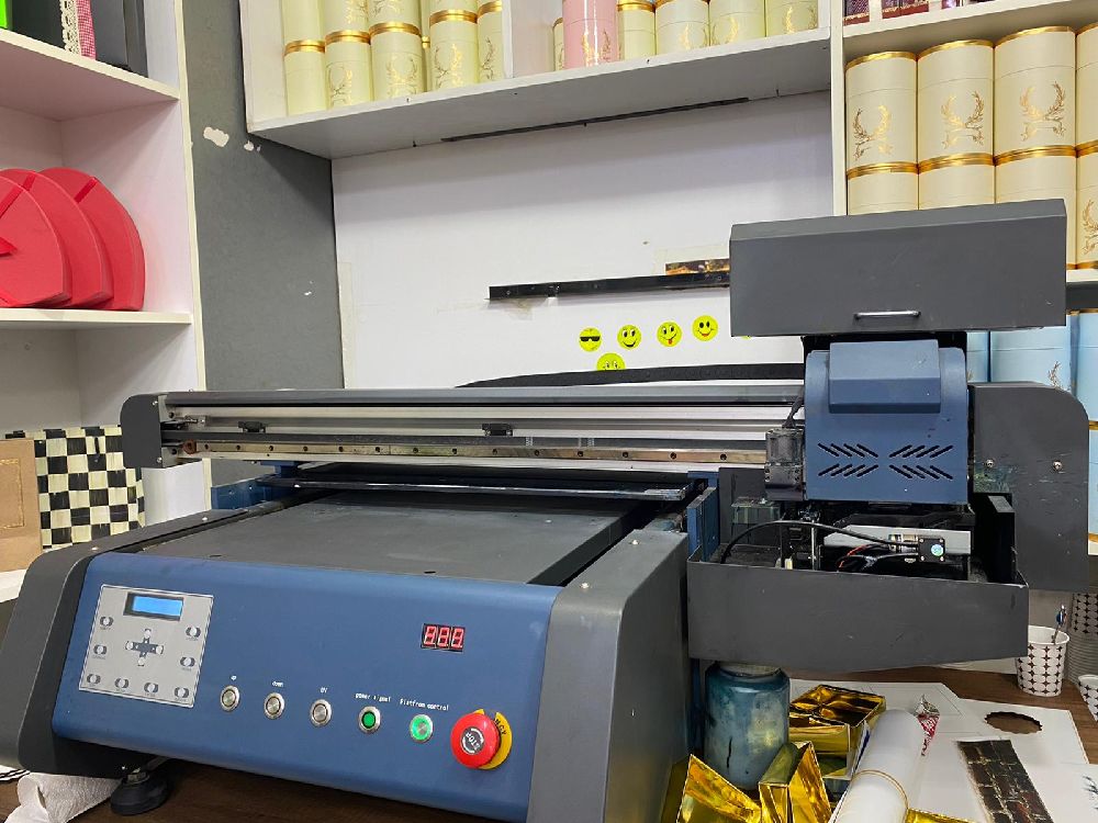 Bask Makinalar UV Flatbed Printer Operation Video Satlk Uv Makina