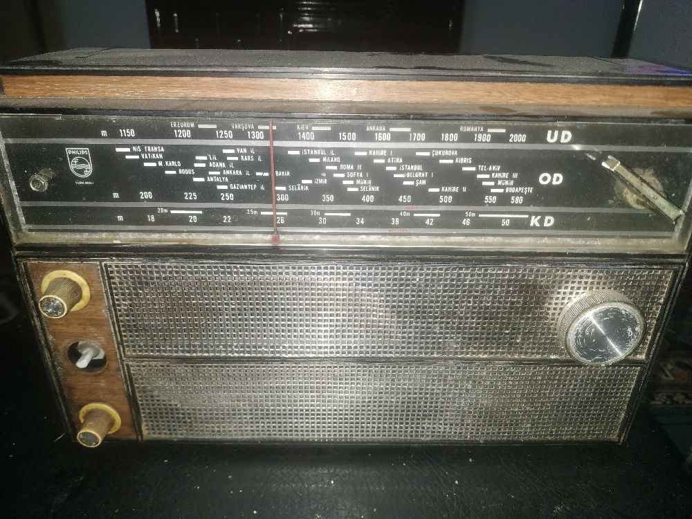 Radyo Phlps Satlk Antika radyo calisiyor