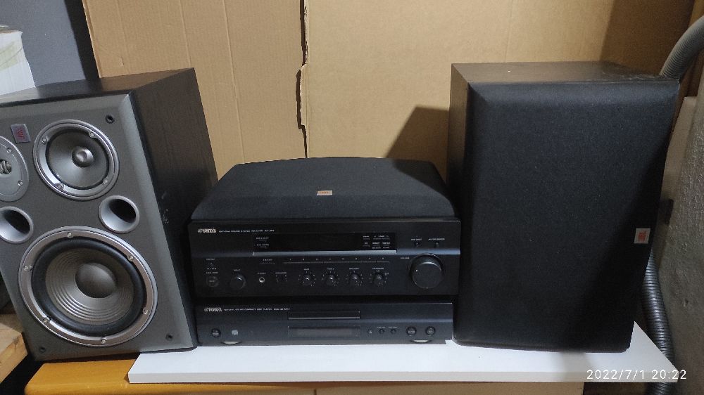 Hoparlr, Anfi ve Ses sistemi Satlk Yamaha anfi DVD ses sistemi hoparlr 2 adet