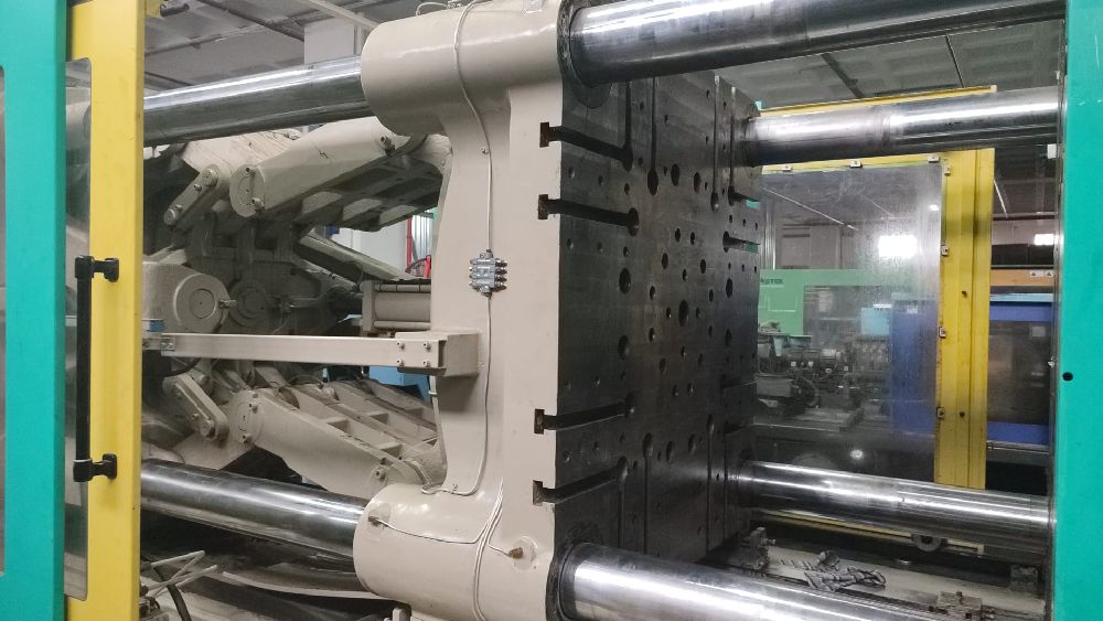 Plastik Ejeksiyon Makinalar YIZUM PLASTK ENJEKSYON MAKNES Satlk 650 Ton Yzumi Enjeksiyon Makinesi