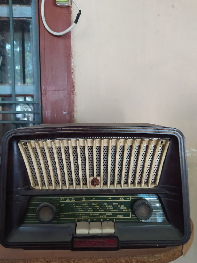 Radyo TENOR Antika Radyo Satlk En az 60 yllk