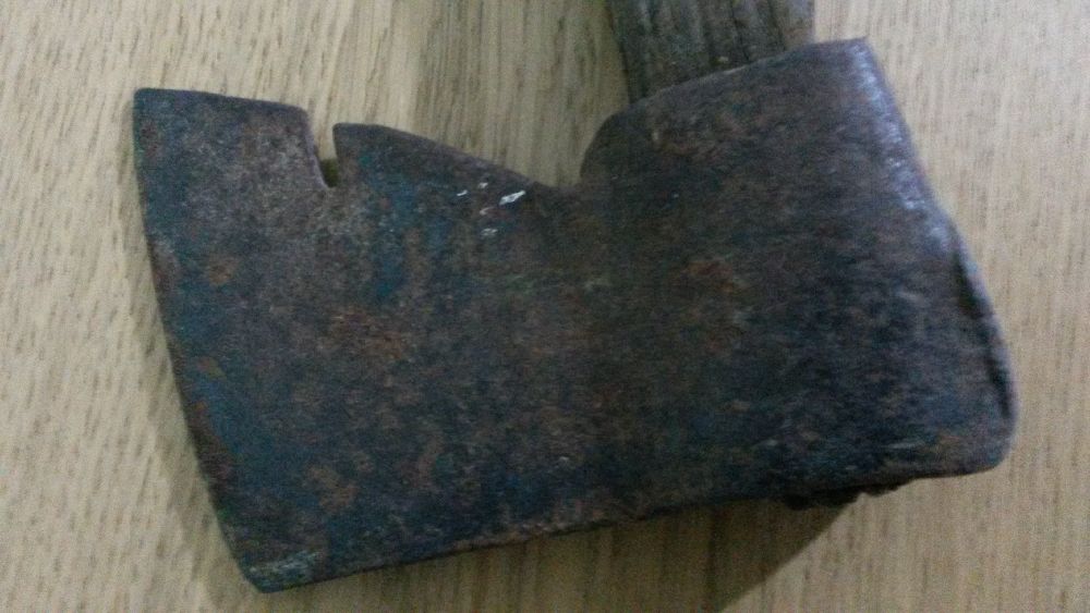 Dier Antikalar Rus yapimi Metal demir Balta Satlk Rus damgali ve orijinal sap stnde balta