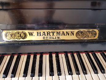 Antika Konsol Piyano