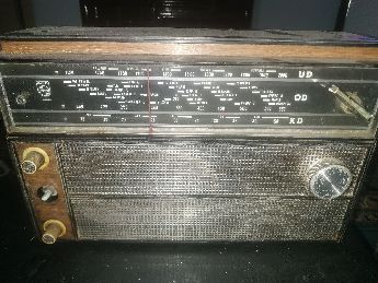 Antika radyo calisiyor