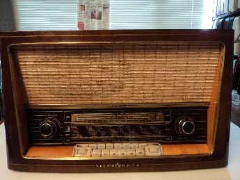 Loewe Opta fm'li Antika Byk Radyo