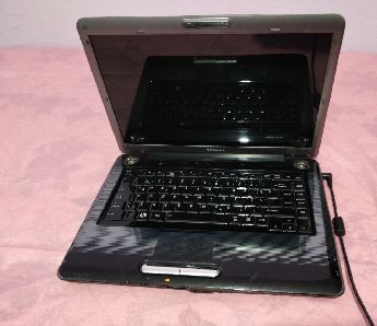 Toshiba laptop bilgisayar 