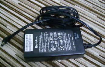 VeriFone UPO36C1090 9 volt 4 amper Adaptr