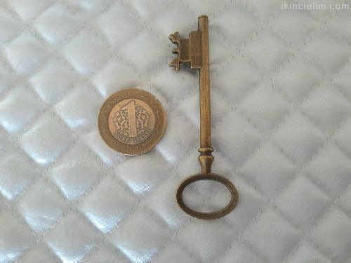Eski anahtar.(8cm) - pirin malzeme