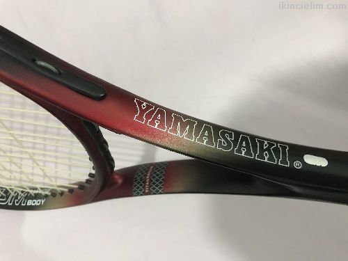 Yamasaki Titanyum tenis raketi