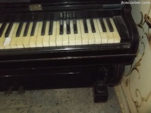 Antika ful alr durumda piyano