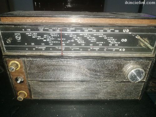 Antika radyo calisiyor