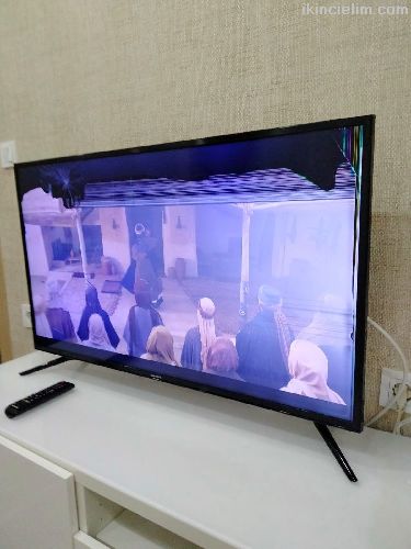 Samsung 40'' 4K Uhd Dahl Wf Ekran Krk