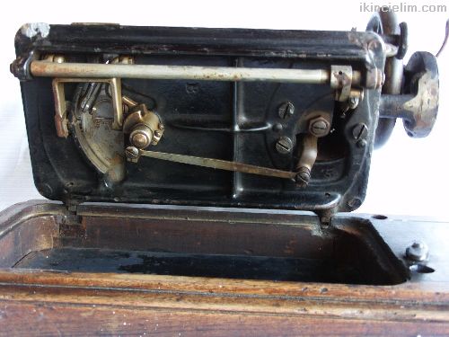 1898 Singer Diki Makinesi Antika kollu makinas