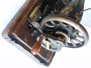 1898 Singer Diki Makinesi Antika kollu makinas