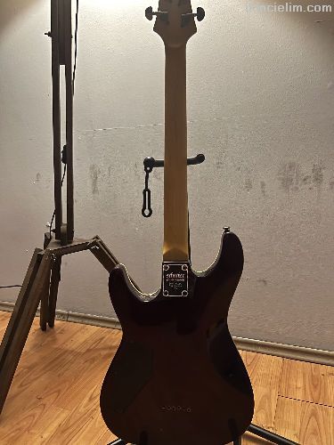 Schecter Omen Extreme 6 Elektro Gitar /Crimson Red