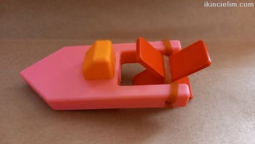 O-0022 Old Time Paddle Boat (Rubber Band Powered)