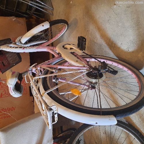 Sadece bir yaz binilmis salam kullanl bisiklet