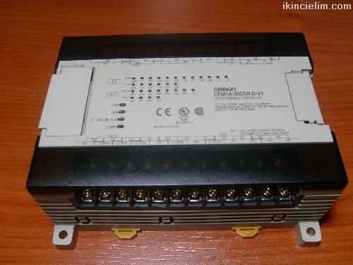 OMRON CPM1A-30CDR-D-V1 PLC