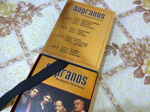 SOPRANOS Bradgrey Television Dvd Müzik, Film (Plak,Cd, Dvd) : Sopranos Orjinal Box Dörtlü Dvd Set Üçüncü Sezon