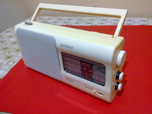 Sony Sony Icf-780S Sony Radyo Elektronik Eşya : Sony El Radyosu  Krem Rengi Model Icf-780