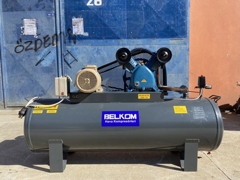 İş Makineleri, Aras, 300 Litre Sıfır Garantili Panolu Kompresör