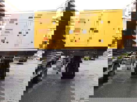 İş Makineleri, Perkins, 200 Kva Jeneratör Trifaze Dizel Otomatik Kabinli