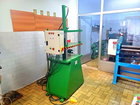 İş Makineleri, Pres (Metal), 15 Ton 56 X 60 Hidrolik Pres