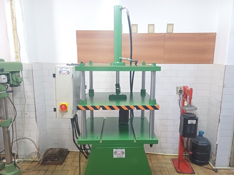 İş Makineleri, Pres (Metal), 15 Ton 56 X 60 Hidrolik Pres