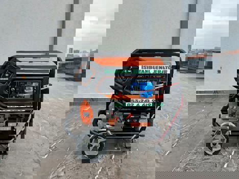 İş Makineleri, Jeneratör, Aksa Aap8000e Model 8 Kva Benzinli Marşlı Monofaze