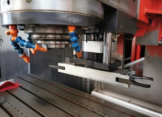 Alman Cnc işleme Merkezi İş Makineleri : Cnc işleme Merkezi