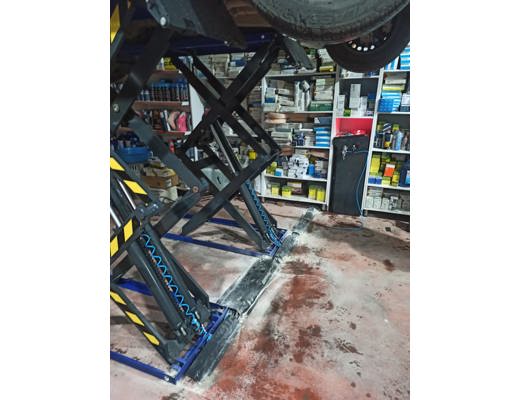 Mst 3.5 ton 2 metre kaldırma Makanslı lift İş Makineleri : Makaslı lift 3.5 ton 2 mt kaldırma yüksekliği