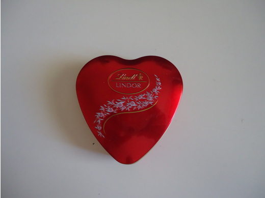 Lindt Metal Kutu Lindt, Lindt Metal Kalp Çikolata Kutusu 10 cm.