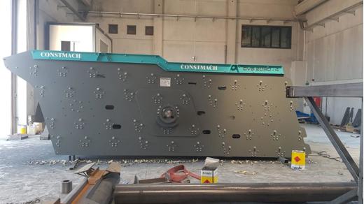 Constmach Titreşimli Elek Titreşimli Elek İş Makineleri : Titreşimli Elek 1200x4000 mm 95 T/S Kapasiteli