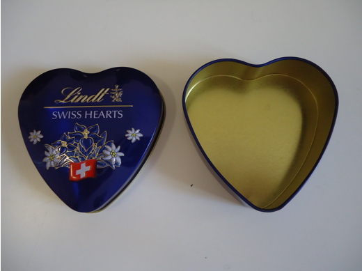 Lindt Metal Kutu Ev, Bahçe Eşyaları : Lindt Metal Kalp Çikolata Kutusu 10 cm.