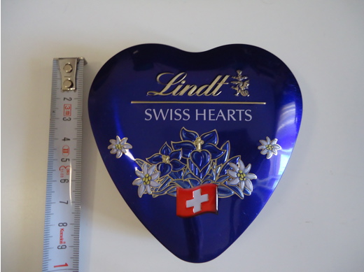 Lindt Metal Kutu Ev, Bahçe Eşyaları : Lindt Metal Kalp Çikolata Kutusu 10 cm.