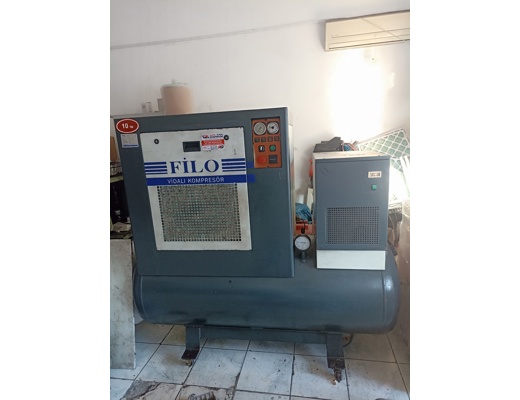 FİLO  vidalı  7.5 KW 10 Hp İş Makineleri : 500 Luk kompresör 