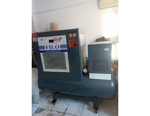 FİLO  vidalı  7.5 KW 10 Hp İş Makineleri : 500 Luk kompresör 