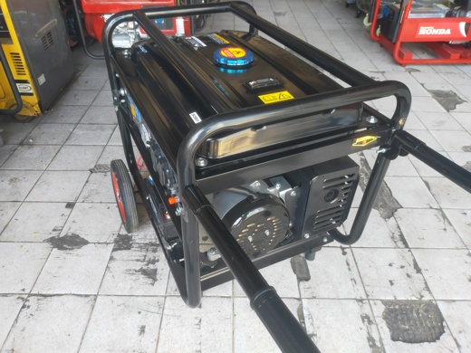 Attlas 0541 548 70 78 / 0312 395 39 95 Benzinli İş Makineleri : Şok Fiyat Sıfır 10 Kva 220 Cıkışlı Marşlı Ve İpli