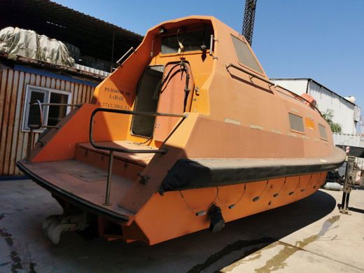 Tekne : 8.27 x 3.26 m 256 HP STEYR RESCUE BOAT SÜRAT JETİ 