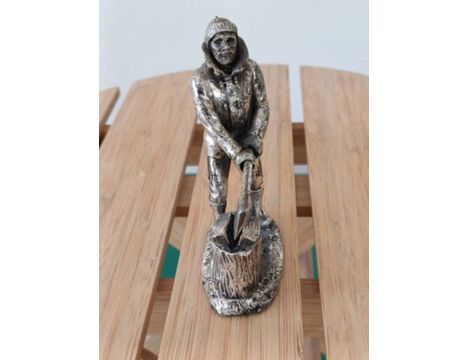 Ev, Bahçe Eşyaları, Diğer Dekorasyon Malzemeleri, Dekoratif Obje _ Biblo_Odun Kesen Adam _ 11 Cm.